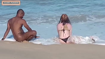 Preview 3 of Agy Girls Have Some Fun - Fizemos sexo com estranho na praia ele deixou n&oacute_s duas toda fodida