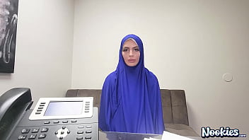 Preview 1 of Hood Femalee - Hijab Girl Pays Off Immigration by Fucking Him - NOOKIES