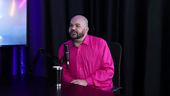 Preview 2 of Poran Sexi Videos - Ele n&atilde_o conseguiria bater punheta,  s&oacute_ dava para os homens e ia embora,  e gosta de fazer domina&ccedil_&atilde_o - Paulo Avelar (Tiv Models) (SHEER/RED)