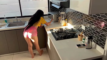 Preview 1 of Tamil Film Star Porno - Pareja amateur tienen sexo en la cocina mientras sus padrastros no estan. HL.