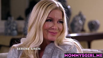 Preview 1 of Wife Fuck Sraranger - Blonde MILF stepmom Serene Siren enjoys pussy licking by horny perfect ass Latin teen Gizelle Blanco