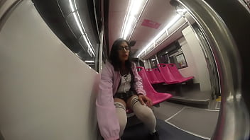 Preview 2 of Amateur Russian Fisting - Linda chica de colegio viajando en el transporte