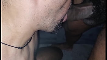 Preview 1 of Tros Ass - No video anterior eu falei: Negao rola grossa disse que sua mulher n&atilde_o d&aacute_ o cu,  pedi para ele me mostrar,  sacou a tora pra fora. Dessa vez ele quis me comer,  aguentei calado.