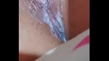 Preview 3 of Son Stretches Mom - Leche saliendo del co&ntilde_o,  universitaria manda video al profesor