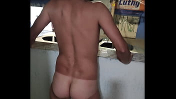 Preview 4 of Super Teen Blonde - Ferri exibindo sua bundinha gostosa e bronzeada