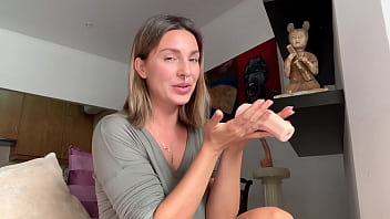 Preview 4 of Bbw Leab - Pussy Licking &amp_ Fingering Tutorial - Sex Teacher Roxy Fox