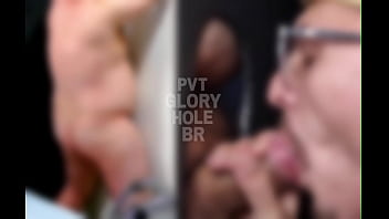 Preview 4 of Hot Kissing - Motoboy hetero casado do pau grosso uncut me dando porra no GH!!! (COMPLETO NO RED)