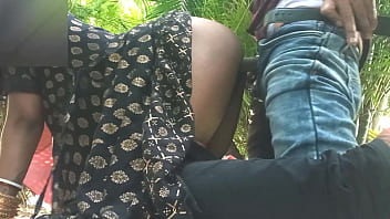 Preview 4 of Animals Sex Tape - पब्लिक पार्क में मिली लड़की को चोदा लोगों के बीच ! हिंदी ऑडियो