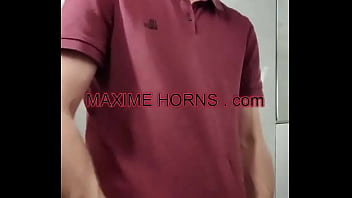 Preview 2 of Co Worker Sex Homemade - comment cacher cette grosse bite...je sais pas si le t-shirt c&#039_est une bonne id&eacute_e ?how to hide this big dick...i don&#039_ ...