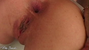 Preview 3 of Yuoporno Desvirgada - Nom&igrave_ opens her ass for Remigio Zampa&#039_s big cock