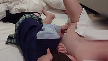 Preview 2 of Awek Todong Sex - 女子高生の制服を着たまま上にまたがって自分でおチンポ入れちゃった 中出しされておマンコの中が精液まみれ 個人撮影 素人