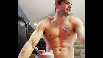 Preview 4 of Pendejita Desnuda - Drinking my protein shake
