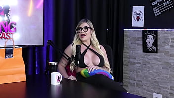 Preview 4 of Garota Grupal - A primeira transa l&eacute_sbica dela levou uma surra de buceta,  e tem vontade de fazer gang bang - Gabi Tamiris (Sheer/RED)