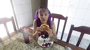 Preview 2 of Desisex Com - Food Fetish - Eating a burger through the ass