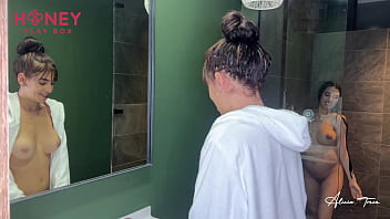 Preview 1 of Buetu Small - Mi amiga embarazada y cachonda sin marido quiere que me la coja y que probemos juntas mi nuevo juguete.