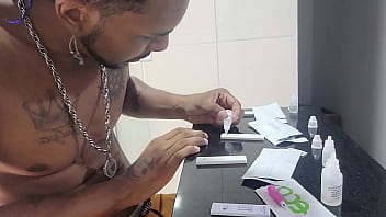 Preview 3 of Ajina Menon Pron - Fazendo Teste Rapido DST em Casa,  no Sabado Upas Fechadas