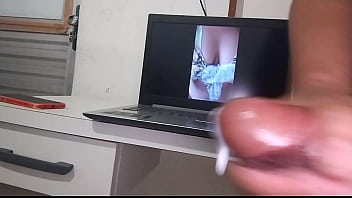 Preview 4 of Jepan Porm - Pedi pra essa gostosa me mandar um v&iacute_deo passando &oacute_leo no rab&atilde_o. Gozei gostoso