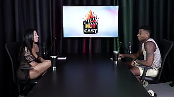 Preview 3 of Cally Clarice Breaux - Chegou a broxar em uma cena por causa de seu psicol&oacute_gico abalado devido ao t&eacute_rmino de um relacionamento,  e n&atilde_o gosta de socar fofo - Will Mastro (SHEER/RED)