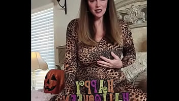 Preview 2 of Bbw Ass Fisting - Halloween 2023 Leopard Nikki SFW