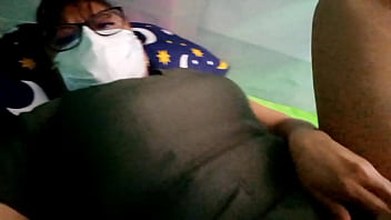 Preview 1 of Xxxvideoa Com - VIRAL DE LA VIEJA SUCIA DE LA LIMPIEZA!! INCREIBLE LO QUE ESTA VIEJA TIENE EN LA VAGINA. ES UNA ZORRA MUY SUCIA Y CALIENTE. PORNO REAL CASERO DE VIEJAS