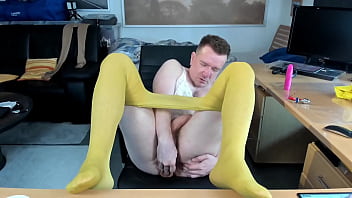 Preview 3 of Jav Liberty Tx Sara - Porno Elmar from Solingen wanks in yellow pantyhose and white bra
