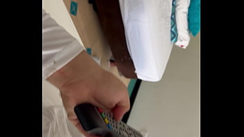 Preview 1 of Stepmom Is Nurse - Recepcionista del hotel es follada por hu&eacute_sped cuando va a cambiar las sabanas