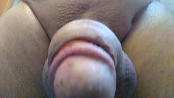 Preview 2 of Self Handjob - lange brustwarzen