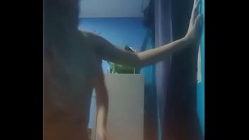Preview 4 of Szep Sister - Una ducha para quedar radiante y limpia