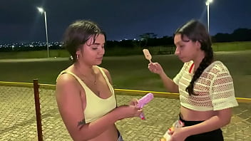 Preview 1 of Big Tits Doctor - Hermosa latina masturb&aacute_ndose hasta venirse en la cara