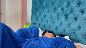 Preview 1 of Sexy Bf Hot Movies - COMPARTO LA CAMA CON MI CU&Ntilde_ADA DE 18 A&Ntilde_OS Y LE AGARRO EL CO&Ntilde_O BAJO LAS SABANAS HASTA QUE TERMINAMOS FOLLANDO