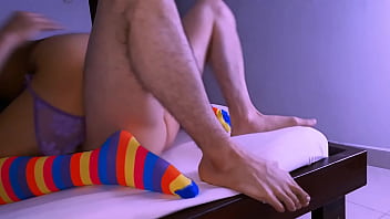 Preview 3 of Small Girl Pillow - La estrecha conexi&oacute_n entre el estudiante y la madre de su amiga los llevaba a vivir experiencias &uacute_nicas en el apartamento.