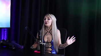 Preview 3 of British Natasha Vale - A vis&atilde_o diferente que ela teve do porn&ocirc_,  o momento que ela entrou para o fetiche e o tamanho do pau que ela conseguiu enfiar na buceta foi... - Kyra (SHEER/RED)