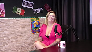 Preview 1 of Beegxex Anmal - Ela sempre foi ousada e gosta de receber elogios e ter pessoas a desejando,  e sua filha de 18 anos... - Vanessa Cerejinha (RED/SHEER)