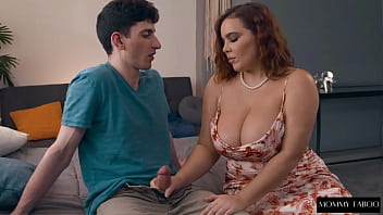 Preview 2 of Bna Sexxxx - Hot step mom helps - Belle-m&egrave_re handjob French Subtitles