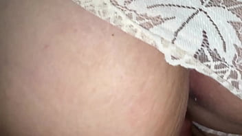 Preview 3 of Surprend Sa Tante Nue - Mi hermanastra viene del colegio a contarme como sus compa&ntilde_eros tuvieron sexo oral y le digo que lo replique conmigo para entender