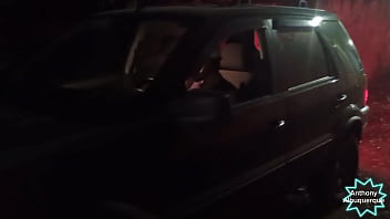 Preview 1 of Gpon Sex - Parei o carro pra mijar,  passou um novinho e pediu pra mama,  depois me levou pra sua casa pra fuder enquanto a mulher dormy@