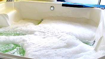 Preview 1 of Sikxc - FUN AND SEX IN JACUZZI