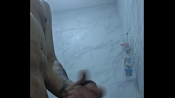 Preview 3 of Indian Yadav - Me pajeo mientras me ducho