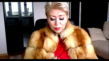 Preview 1 of Pis Bath - Mature bitch in a fur coat... Performance by the famous webcam whore and singer Aimee Hot MILF ))