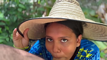 Preview 3 of Catch Soy Cam - ENCUENTRO A CAMPESINA NOBLE Y LA PONGO A MAMAR A CAMBIO DE UN TELEFONO