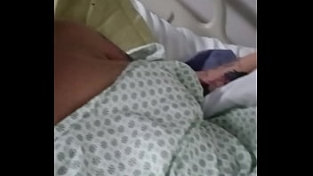 Preview 3 of Toket Gere - Julia Fontanelli masturbando no hospital
