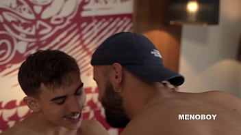 Preview 3 of Mom And Son Story Hd - Twinks Hugo baise son demi-fr&egrave_re