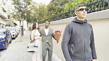 Preview 1 of Hot Sex Chateau - Jes&uacute_s Reyes comparte a su esposa Mary Rock con su escolta el d&iacute_a de su boda doble penetraci&oacute_n interracial