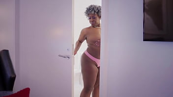 Preview 1 of Sexjavhdx Com - Big Booty BBW Granny Still Got Good Knees
