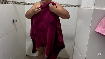 Preview 4 of Via Gonzalez New Viral - Amazing recorded my big stepmom while she bathes and touches herself well while showering.