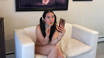Preview 1 of Iennox Luxe - Angel de azucar exprime el pene de Pablo con la vagina