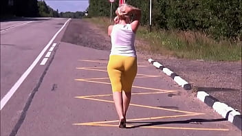 Preview 1 of Village Xxxvideo Girl School - Yellow big ass flashing outdoor