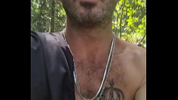 Preview 3 of Home Criminal - Um lugar tranquilo no parque.