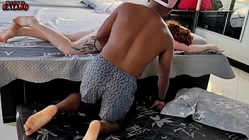 Preview 1 of Sex Bounlod - Menina Nova Senta Com Vontade Ate Gozar No Pau Do Seu Macho. Vadia sexy faz um cara gozar E precisa de um pouco de sexo duro para sua buceta apertada sacanagem