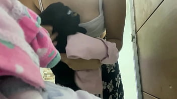 Preview 1 of Boudi Sex Indian - Colegiala grabandose mientras se cambia ropa